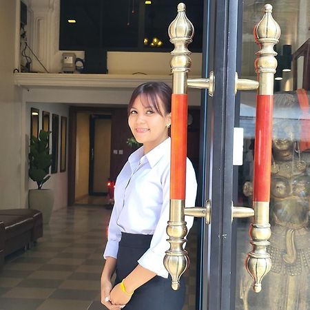 Sun Chakra Boutique Hotel بنوم بنه المظهر الخارجي الصورة