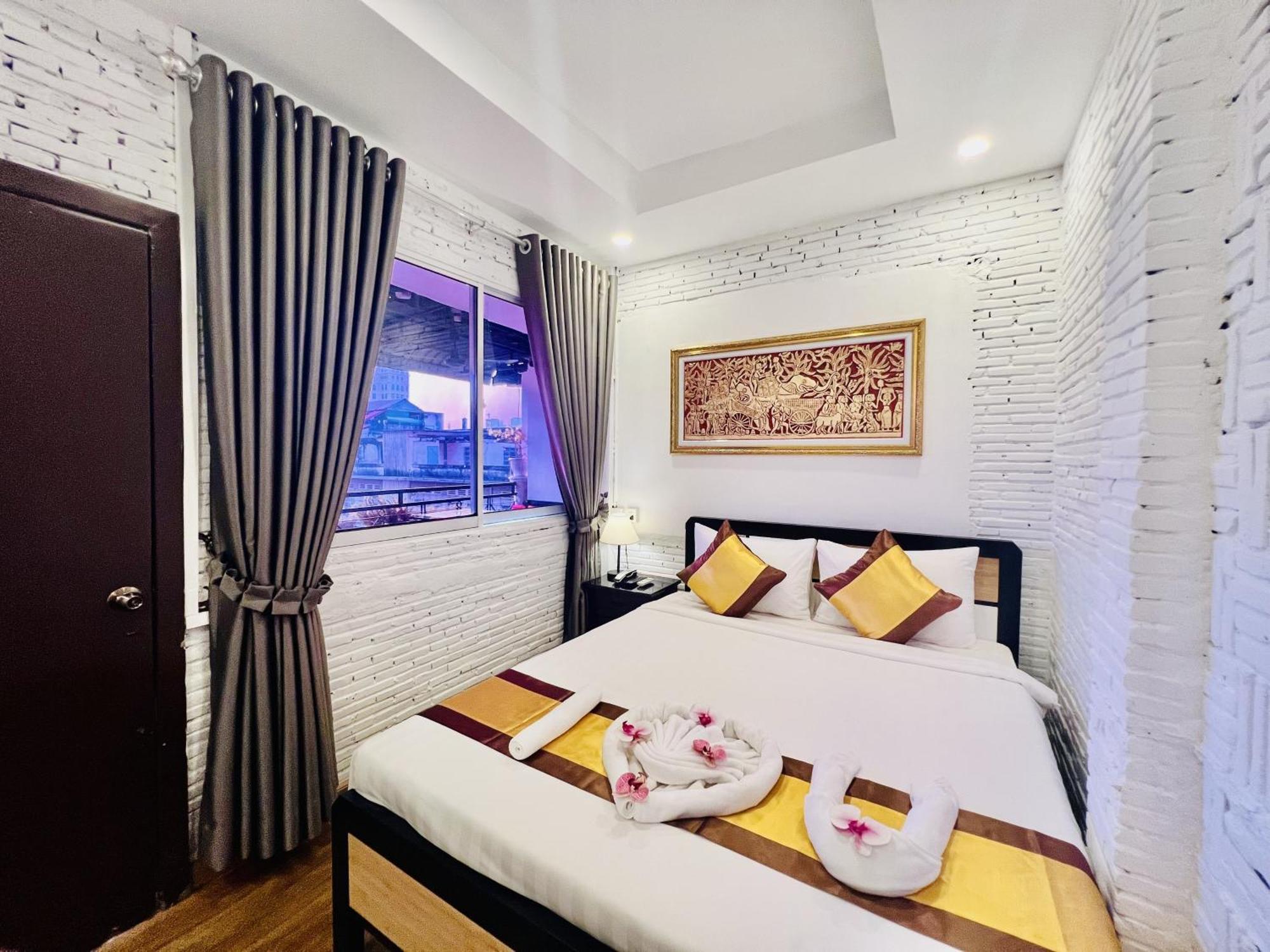 Sun Chakra Boutique Hotel بنوم بنه المظهر الخارجي الصورة